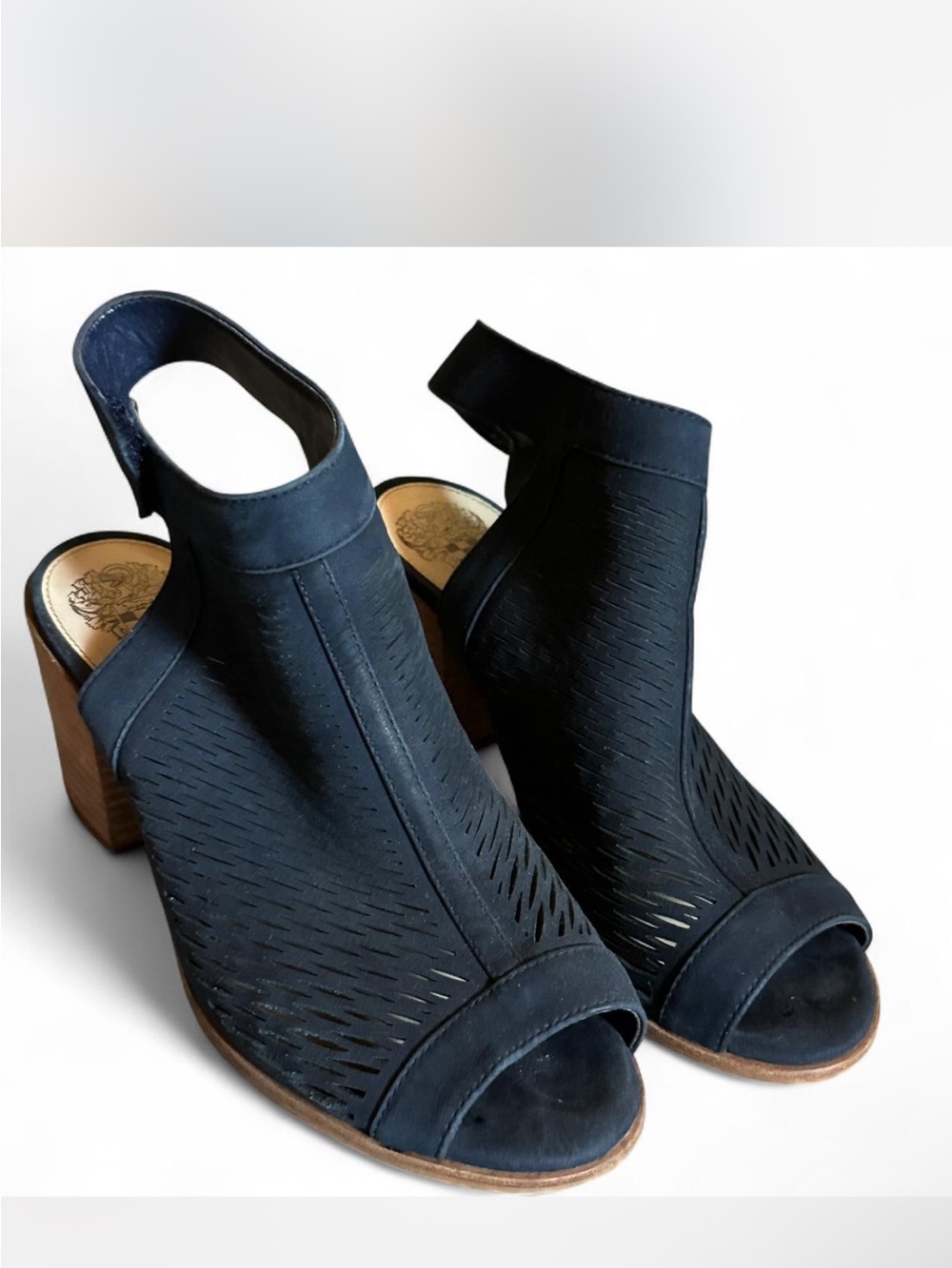 Women's Open-Toe Cutout Block Heel Sandals - Black